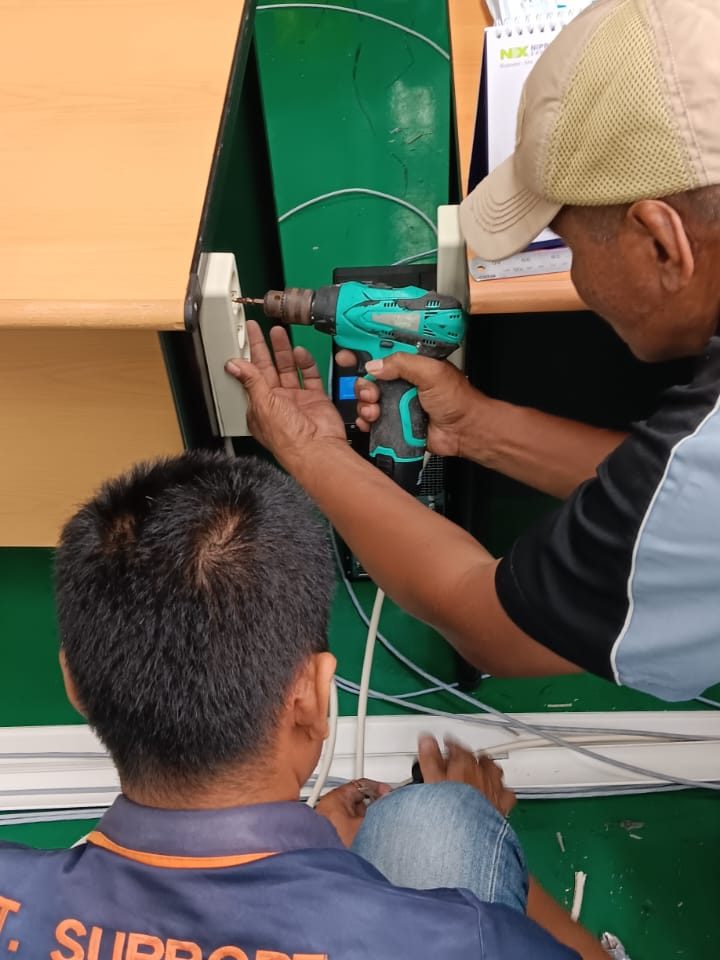 https://aintech.app/wp-content/uploads/2025/07/Installasi-Jaringan-720x960.jpg