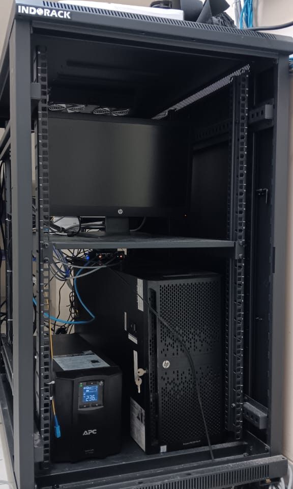 https://aintech.app/wp-content/uploads/2025/07/Jaringan-cepat-576x960.jpg