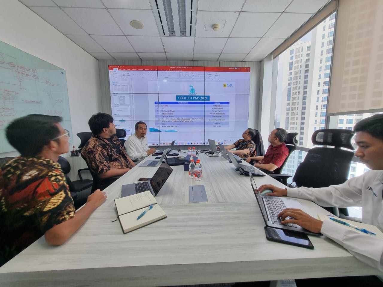 https://aintech.app/wp-content/uploads/2025/07/Pengembangan-Aplikasi.jpg